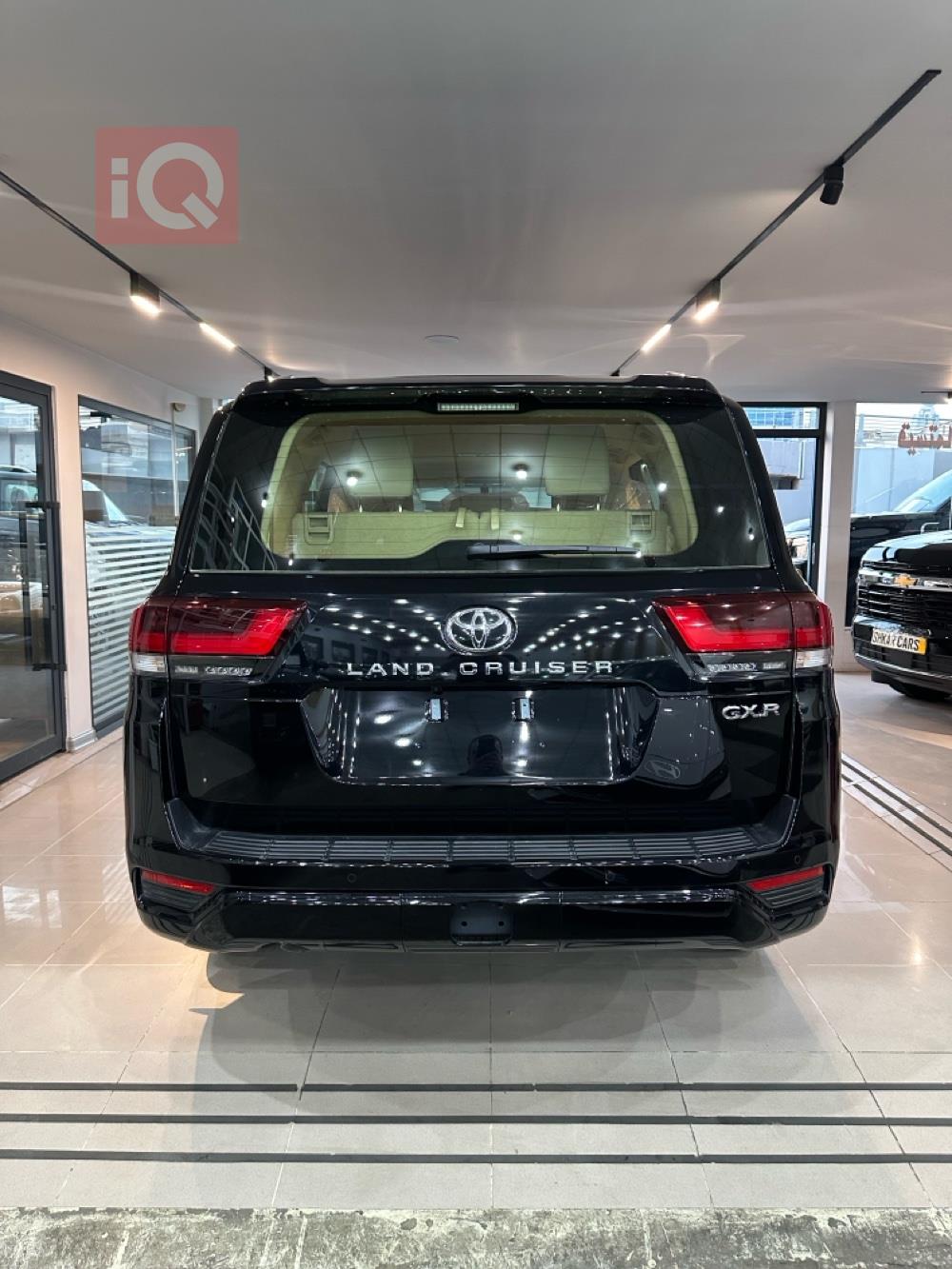 تۆیۆتا لاند کروزەر